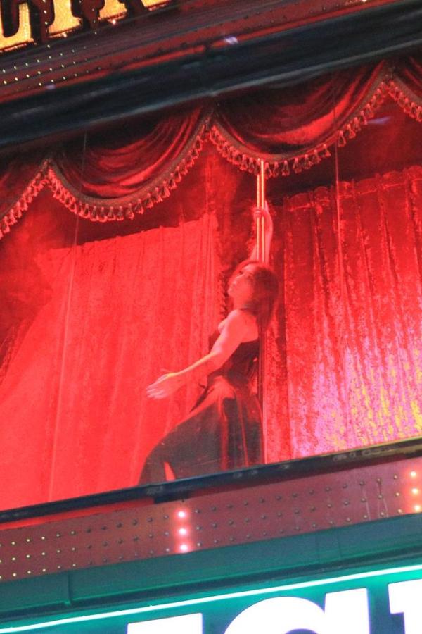 Lady in red)
